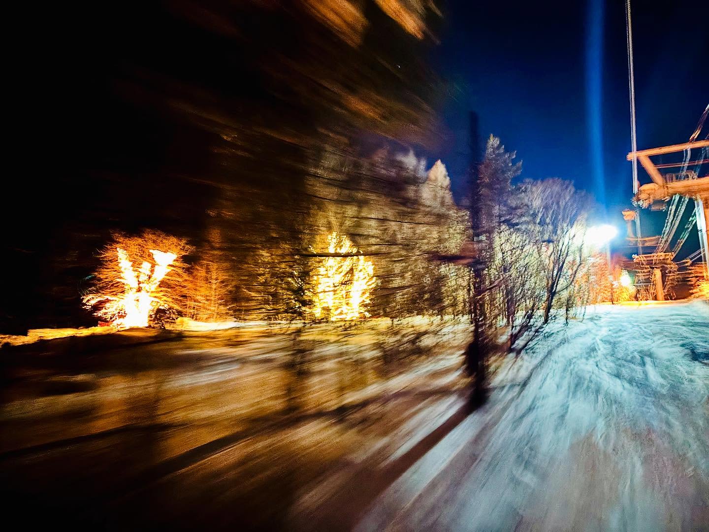 2025.3
リフト越しのイルミネーションナイター🏂🌳✨
#appi_snow #安比イルミネーションナイター