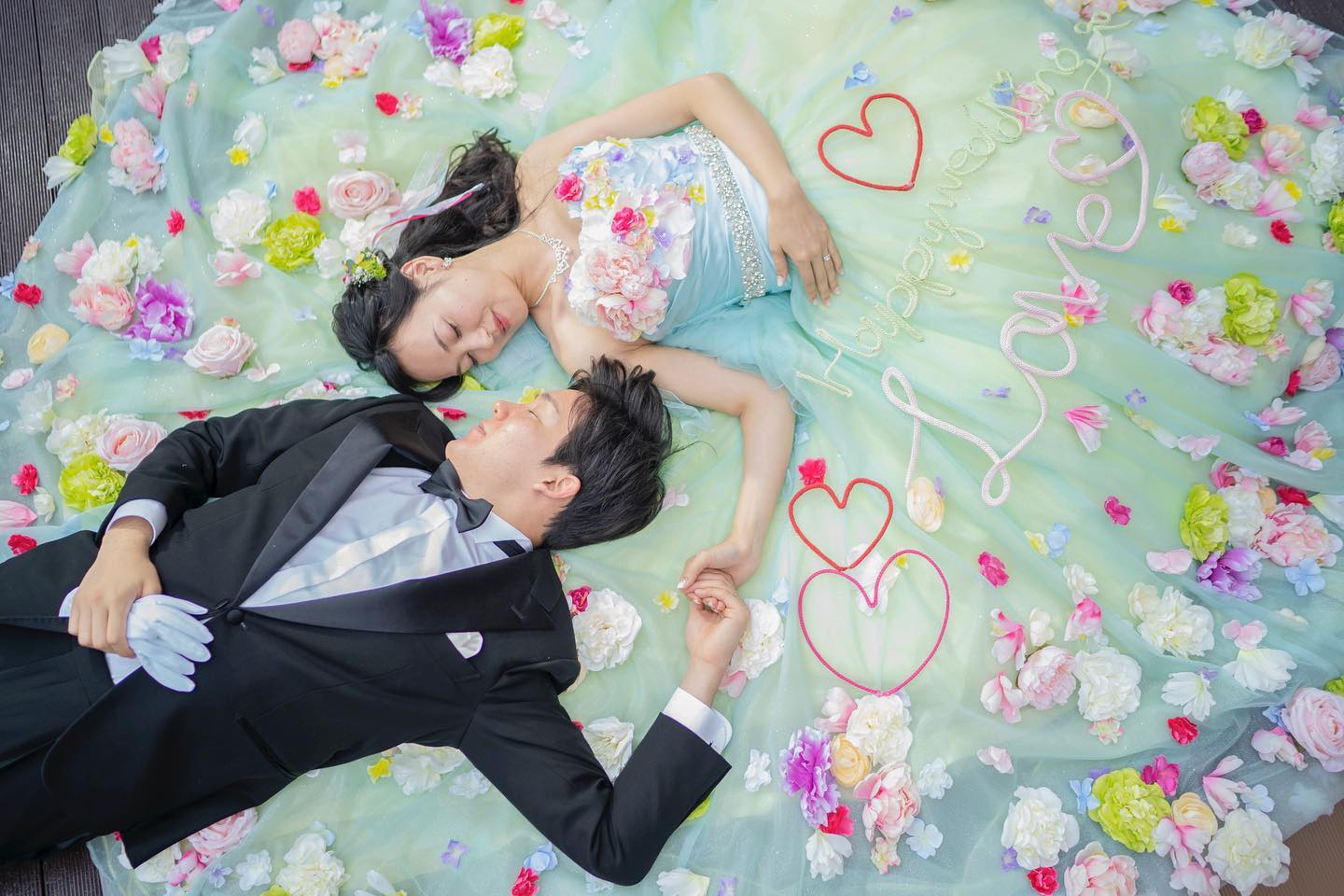 ☘︎︎<br><br>他の誰とも違う。<br><br>特別なウェディング写真を撮りたい。<br><br>ありふれたロケ撮影ではなく、本物の結婚式場で<br>ドレスを選んで、ヘアメイクをして<br><br>プロのカメラマンが撮影する。<br><br>結婚式をしなくても、結婚式場で写真を撮ることができる。<br><br>そんな特別感を味わえるのが、Oitaphotowedding<br><br>☘︎︎撮影プランなど、詳しくHPをご覧ください<br><br>oitaphotowedding