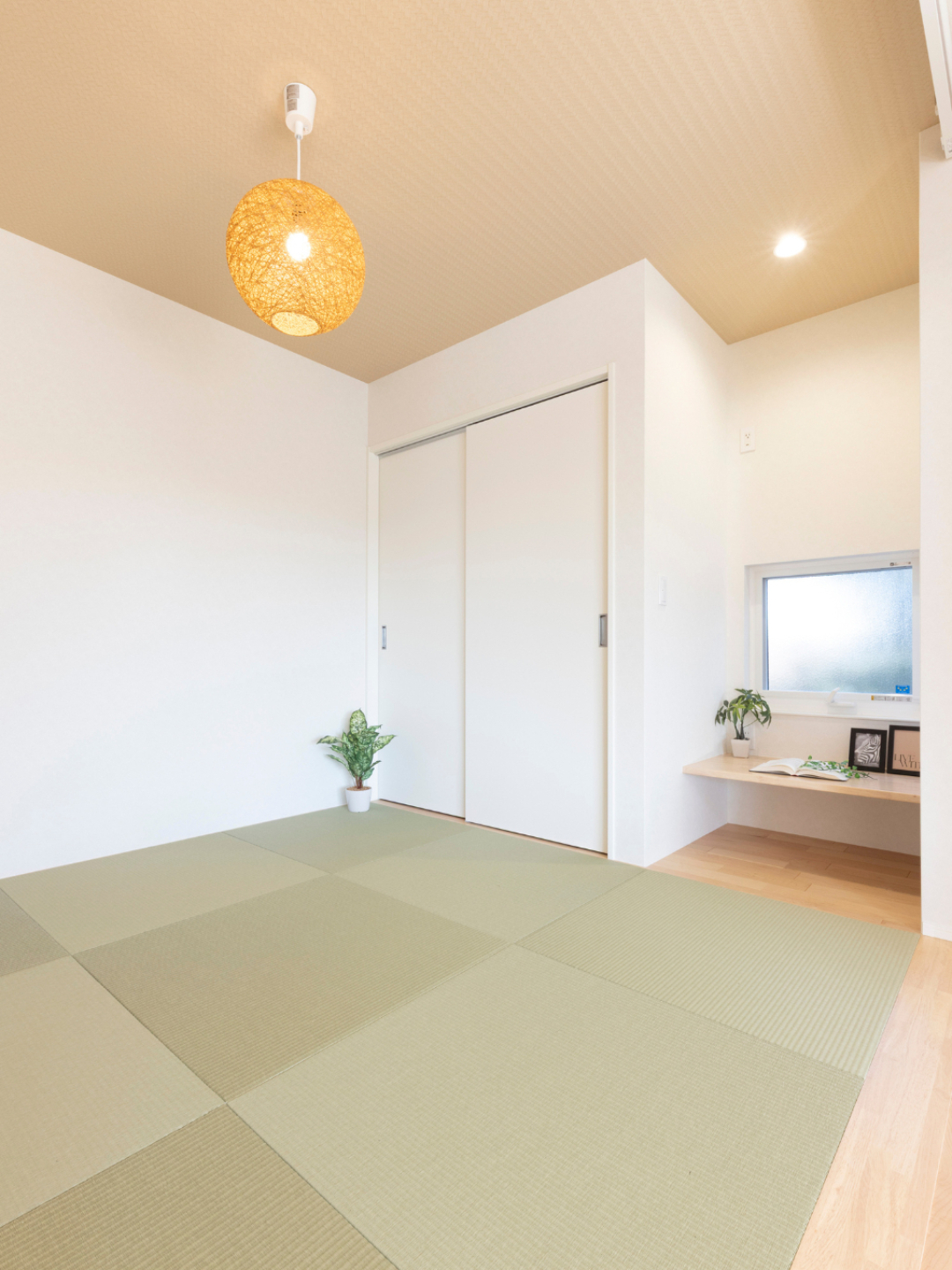 「和室と洋室を区切れる家」
▼他の事例はこちら
——————
@homelab.aichi
——————
1人1人にとって、ここちいい家を。「住人十色」のお家づくりをしています。公式HPでたくさんの施工事例をご紹介しているので、
プロフィールのHPリンクからご確認ください。
————————————————————————
#ホームラボ愛知 #稲沢市工務店 #家づくり #注文住宅 #畳スペース