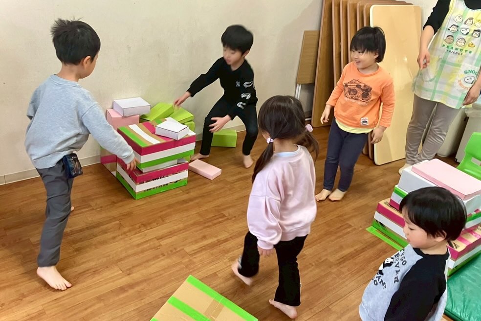 3月3日はひな祭り集会でした(^^)
うれしいひなまつりの歌にのせて
由来や意味を学び
その後はみんなで
菱餅ツミツミゲームを行いました^o^
#ぴーかぶー#企業主導型保育園#ひなまつり#イベント
#保育園