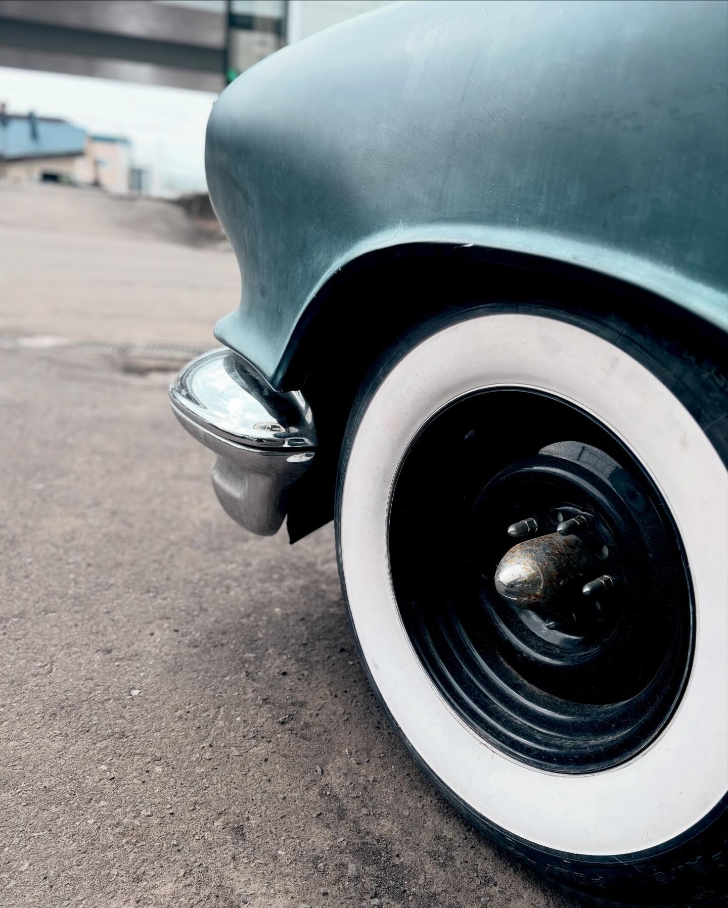 【全国納車可能🇺🇸】Delinquent Bros JAPANではビンテージカーの販売も行っております。こちらもLos Angeles仕入れ、現地で一台一台しっかり目で見た上で買付しております。もちろん在庫車以外にも現地にて探す事も可能🇺🇸
ベース車、カスタム車もご予算内で提案させて頂きます。まずはご相談下さい🤝⬛︎ 営業時間 : 11:00~19:00
⬛︎ 北海道札幌市白石区北郷9条7丁目10-2
⬛︎ 駐車場有
⬛︎ 定休日はInstagram固定投稿にてご確認下さい。#hodrod
#ビンテージカー
#デリンクエント
#非行兄弟
#札幌