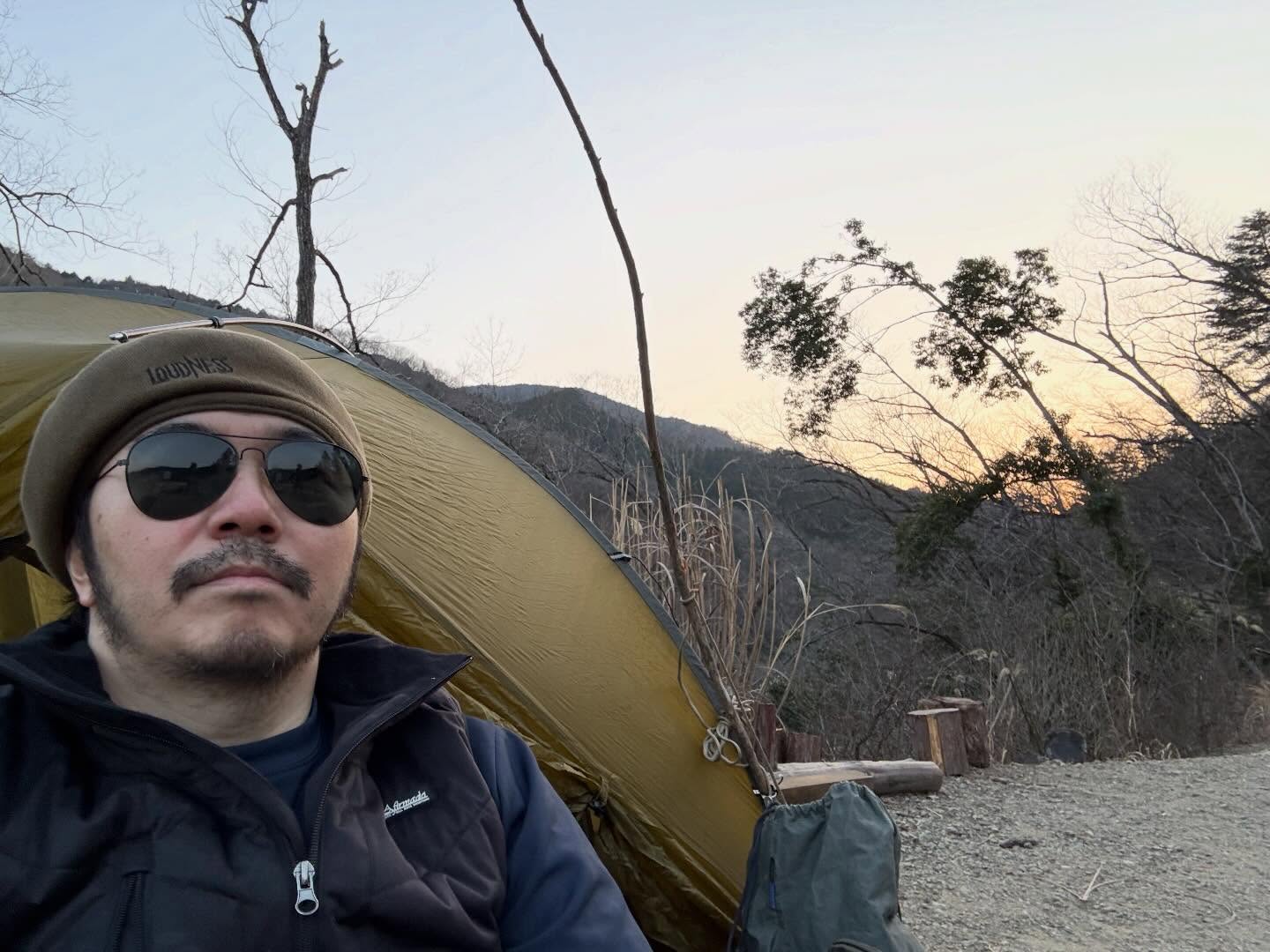 半年ぶりのキャンプ!モッキのモリへ行ってきました🌲✨
今回は宮武弘さんのイベントに参加。
3月とはいえ、夜は2〜3度まで冷え込んで少し油断しましたが(笑)、それも含めて最高のデトックスになりました🔥
宮さんの心地よいライブを聴きながら、美味しいお酒とお料理に癒される贅沢な時間。
やっぱりキャンプやアウトドアの空気感って、何物にも代えがたいですね。
今年はしっかりとスケジュールを調整して、
✔︎ キャンプ
✔︎ アウトドア
✔︎ ダイビング
を全力で楽しむ一年にしたいと思います!
皆さんの春キャンプの思い出や、おすすめの防寒対策もぜひコメントで教えてください📝
#キトルキャンプ #ひのきの森の木袋フィールド #檜原村 #キャンプライフ #大人キャンプ 宮武弘 アウトドアのある生活 外遊び 春キャンプ キャンプ好きな人と繋がりたい 週末キャンプ 自然満喫 リフレッシュ ダイビング好きな人と繋がりたい