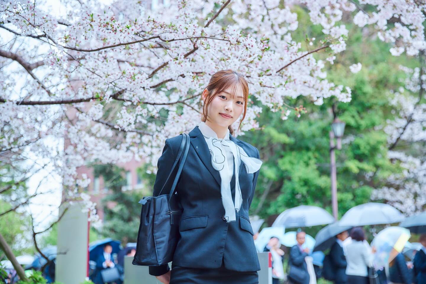 \\新入生紹介//
ご入学おめでとうございます✨
そこで入学されたばかりの新入生に抱負を聞いてみました!
●留学に行きたい!
●いろいろな仲間や友達を作りたい!
●英語を話すことができるようになる!
ぜひ甲南大学で勉強・部活・サークル・趣味等の充実した4年間を過ごしてくださいね♪
#甲南大学 #新入生 #大学生 #大学生活 #日常