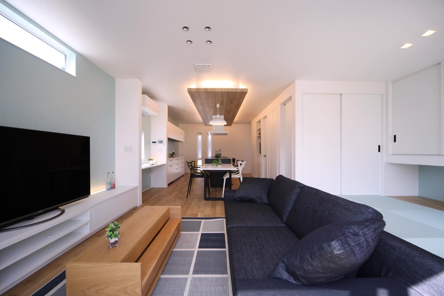 「間接照明が主役になる家 」
▼他の事例はこちら
——————
@homelab.aichi
——————
1人1人にとって、ここちいい家を。「住人十色」のお家づくりをしています。公式HPでたくさんの施工事例をご紹介しているので、
プロフィールのHPリンクからご確認ください。
————————————————————————
#ホームラボ愛知 #稲沢市工務店 #家づくり #注文住宅 #間接照明