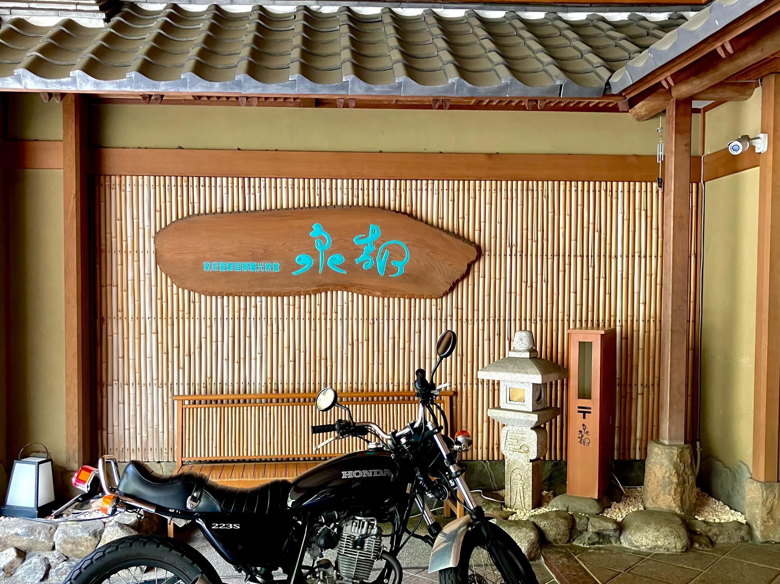 バイク日和☀️
駐車場は屋根、シャッター付きなのでバイカーさんも安心してお越し下さい🏍️