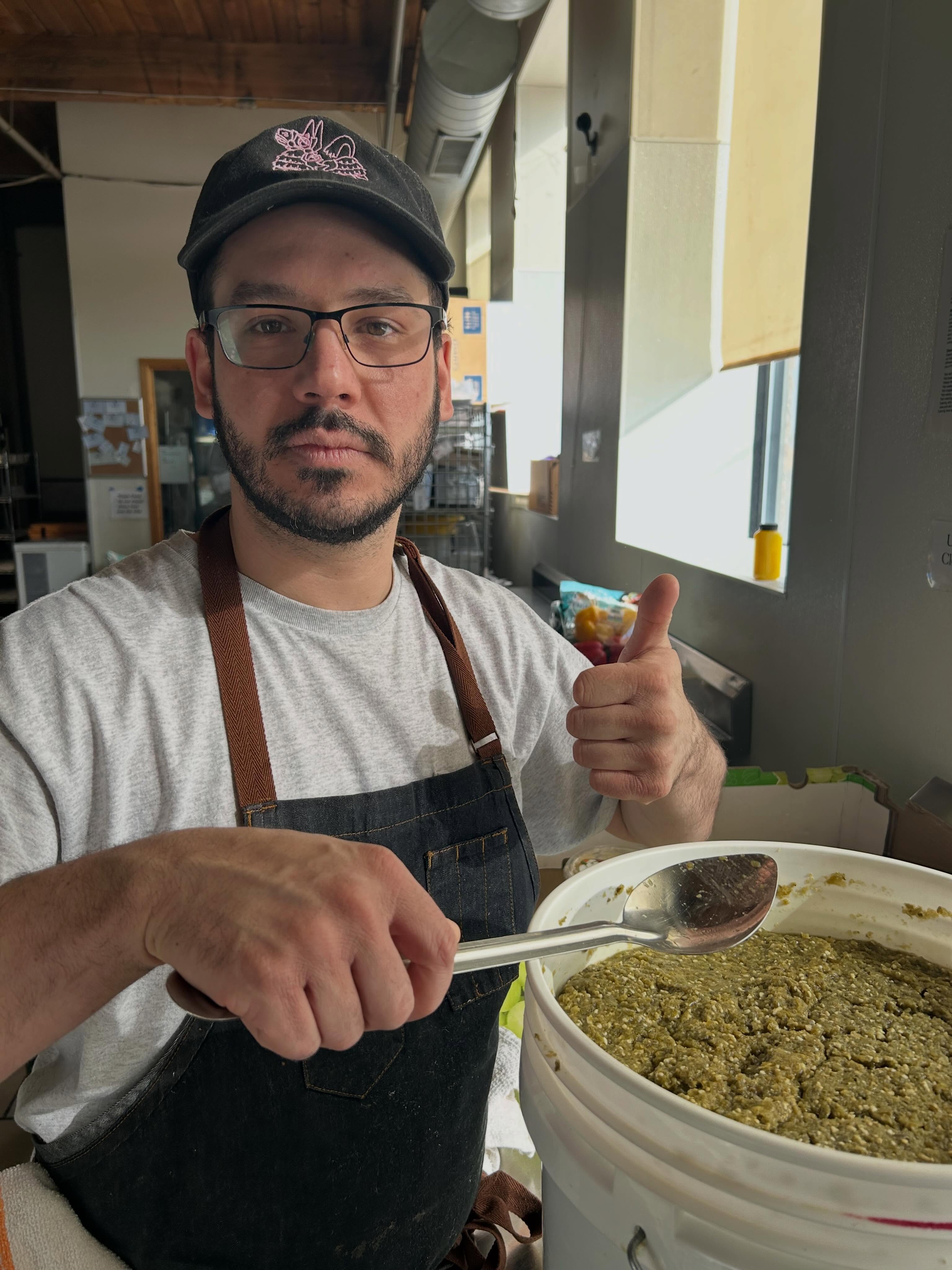 Today is the LAST DAY to buy tickets to our Supper Club! We are officially closing the ticket sales TOMORROW so make sure to grab your ticket TODAY!
Pictured here is Chef @e._guerrero11212 It's his Birthday on Tuesday so come Celebrate 🎉 Full Drink Pairings by @daiquiridaddychi Hosted by @thepearlclubchicago and @ladytay808
Link in Bio