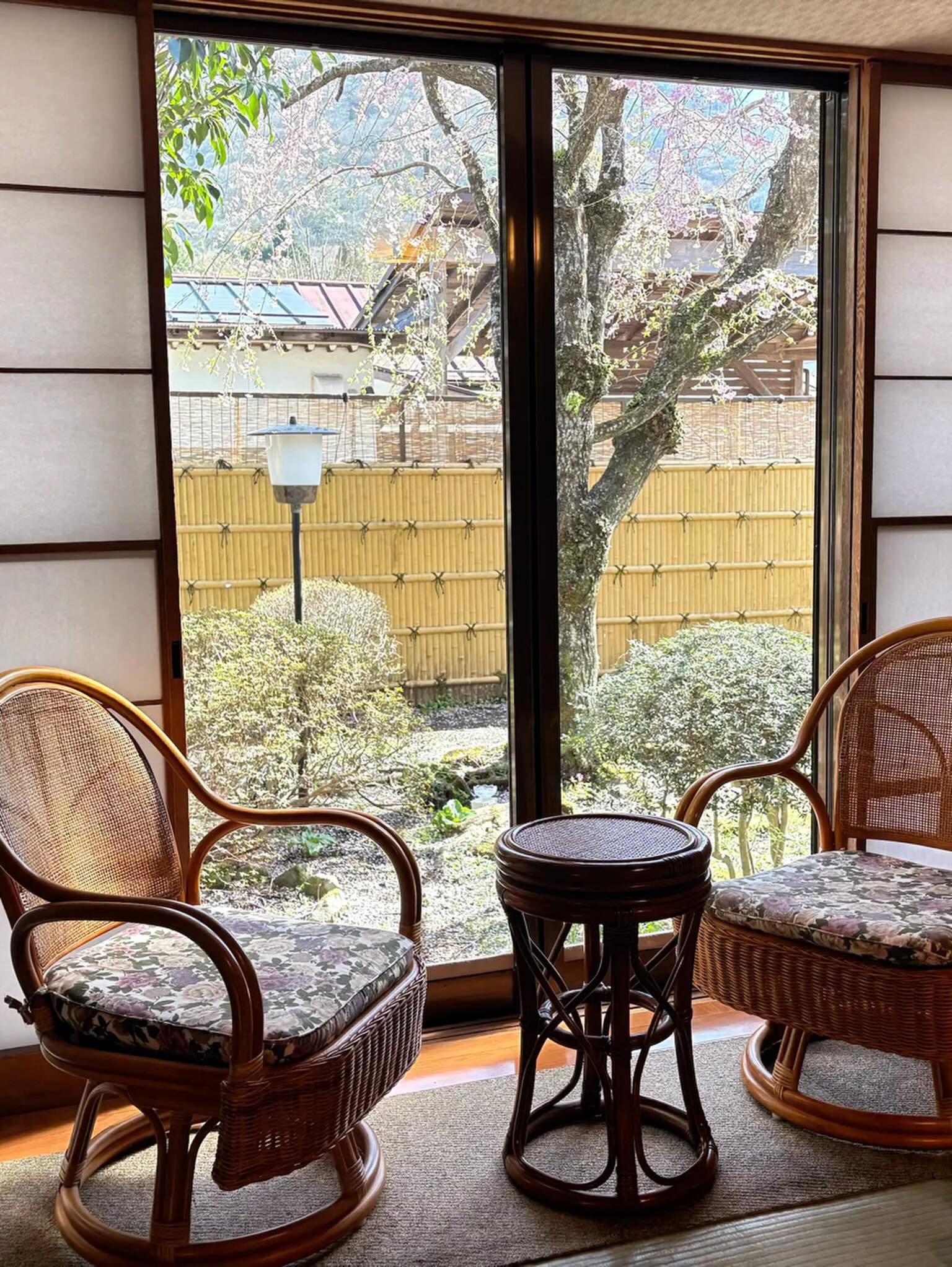 ✨ Sharing some wonderful memories with our amazing guests 😊
Our guests always bring us so much happiness and positive energy‼️
Thank you very much for staying with us 😆
We look forward to welcoming you back again someday 👍
May in Hakone is one of the most beautiful seasons of the year 🌱
The fresh greenery and refreshing breeze make it the perfect time to relax and unwind 😊
We’d love to welcome you to Hakone!
For overnight stays, please book through the official website linked in our profile 🗓️
For day-use onsen reservations, please contact us by phone ☎️ +81-460-84-6577
素敵なお客様たちとの思い出をシェアさせていただきます😊
いつもお客様から元気をいただいております‼️
ご滞在いただき誠にありがとうございます😆
またのご来館をお待ちしております👍✨
5月の箱根は新緑が本当に綺麗で爽やかな風が心地よい季節です🌱ぜひ遊びにいらしてくださいね😊
宿泊のご予約はプロフィールの公式サイトから承っております🗓️日帰り温泉はお電話にてお問い合わせください☎️0460-84-6577
#hakone
#japantrip
#onsen
#privateonsen
#源泉掛け流し