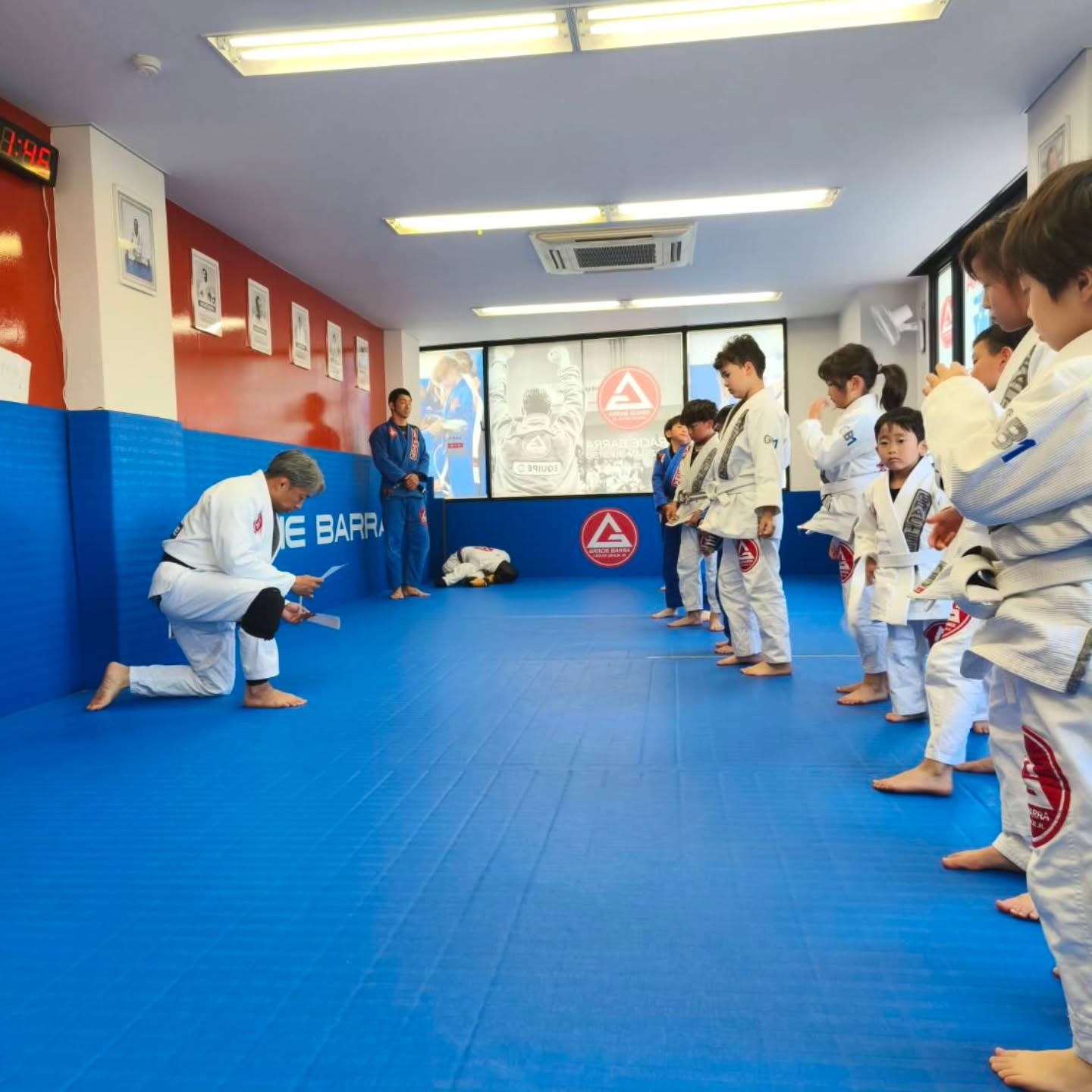 枚方総合体育館、武道場2
公開練習
見学自由
グレイシーバッハ枚方
7月4日 土曜日
7月25日 土曜日
KTM河本工業総合体育館での練習は次の通りです。
■ キッズクラス:18:00~19:00
■ 大人クラス:19:15~20:15
■ フリーマット:20:15~20:50
大人クラスは19:15スタートです。見学は自由ですので、興味のある方はぜひ見に来てください!
KTM河本工業総合体育館
https://share.google/j45utO8Sql8yUqGlM�